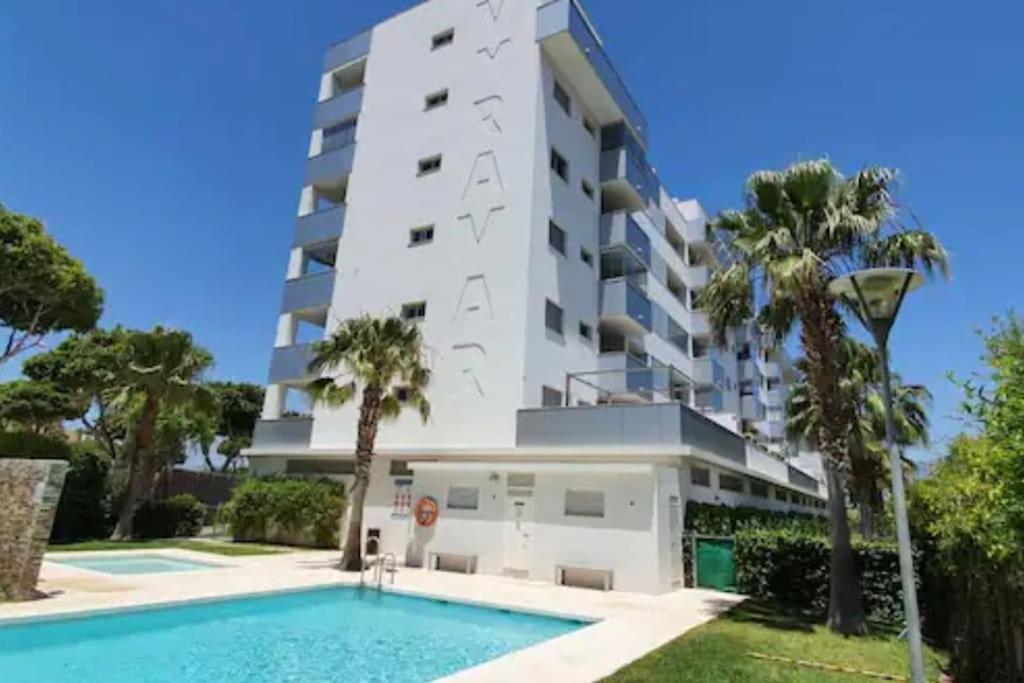 Two Bedrooms Next To The Beach&miramar Shopping Center-swimming Pool-parking Fuengirola