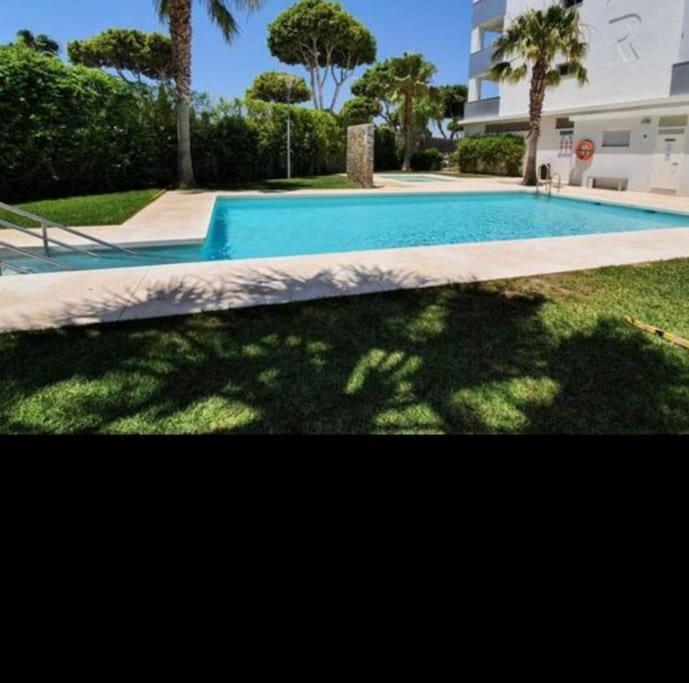 Two Bedrooms Next To The Beach&miramar Shopping Center-swimming Pool-parking *